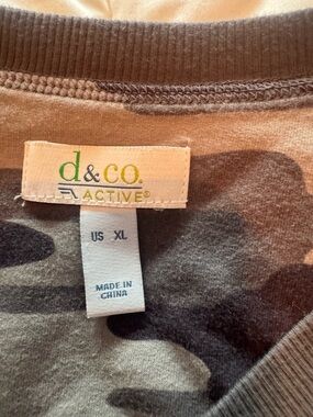 d&co. ACTIVE Camo Crewneck Tee - Gray Tones